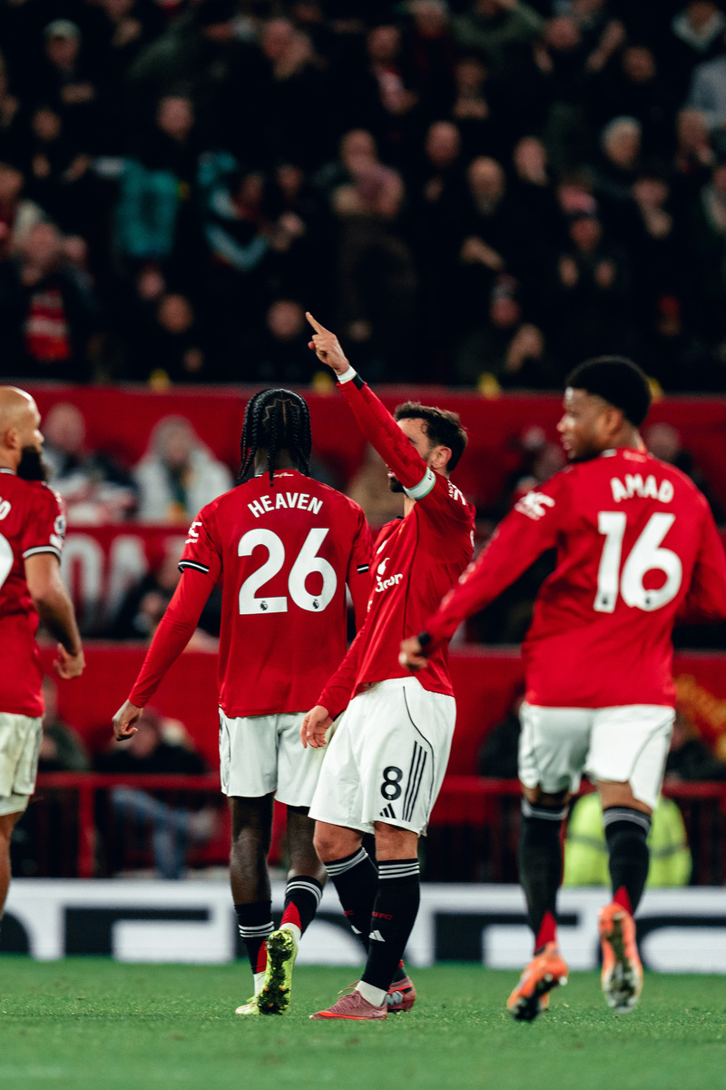 九游APP-曼城围绕欧冠豪取连胜东契奇与70激战掘金分钟，现场解说直呼：曼联冲刺阶段造点机会